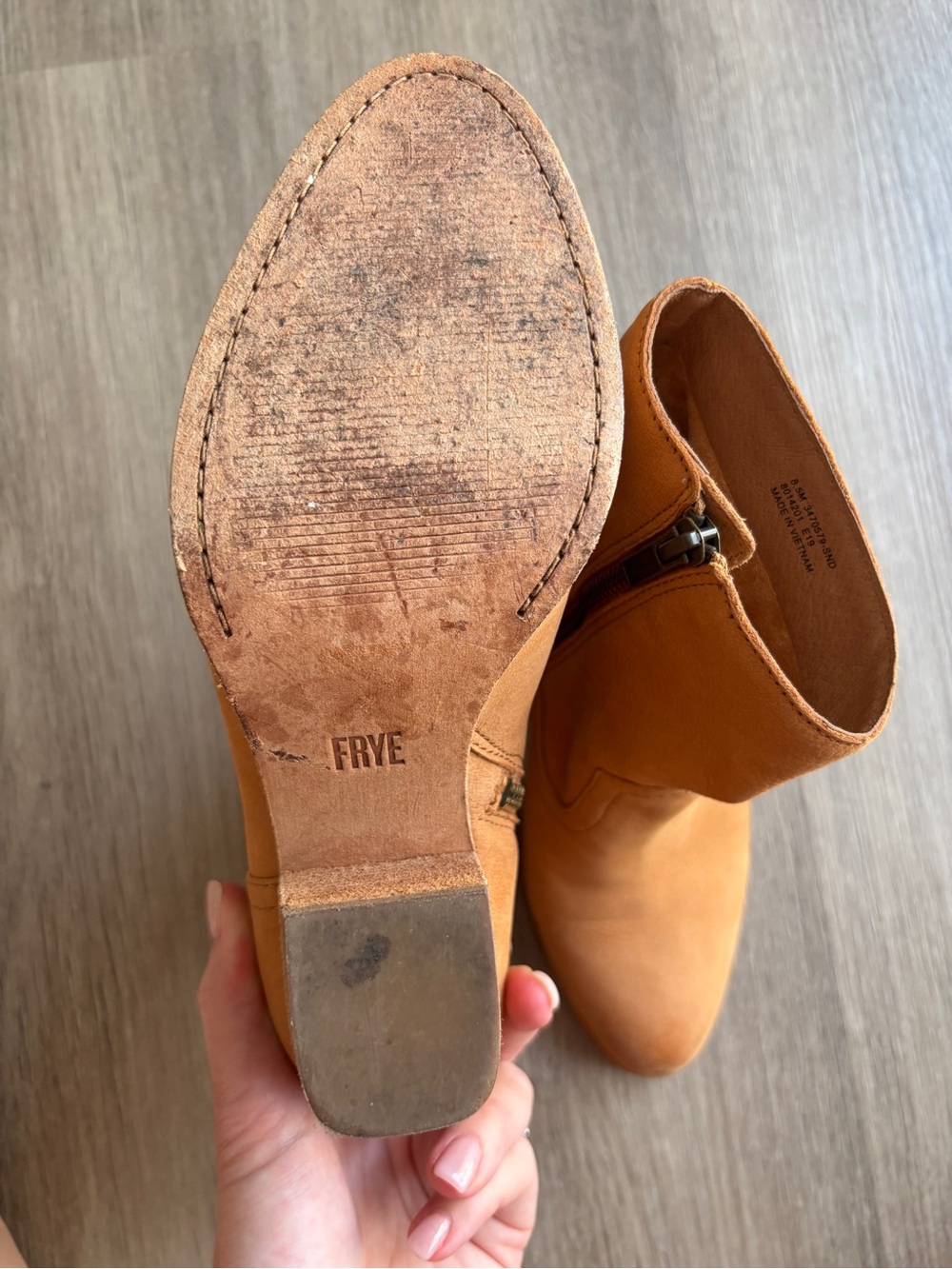 Frye Women's Essa Leather Bootie in Sand 8.5 - Picture 5 of 8